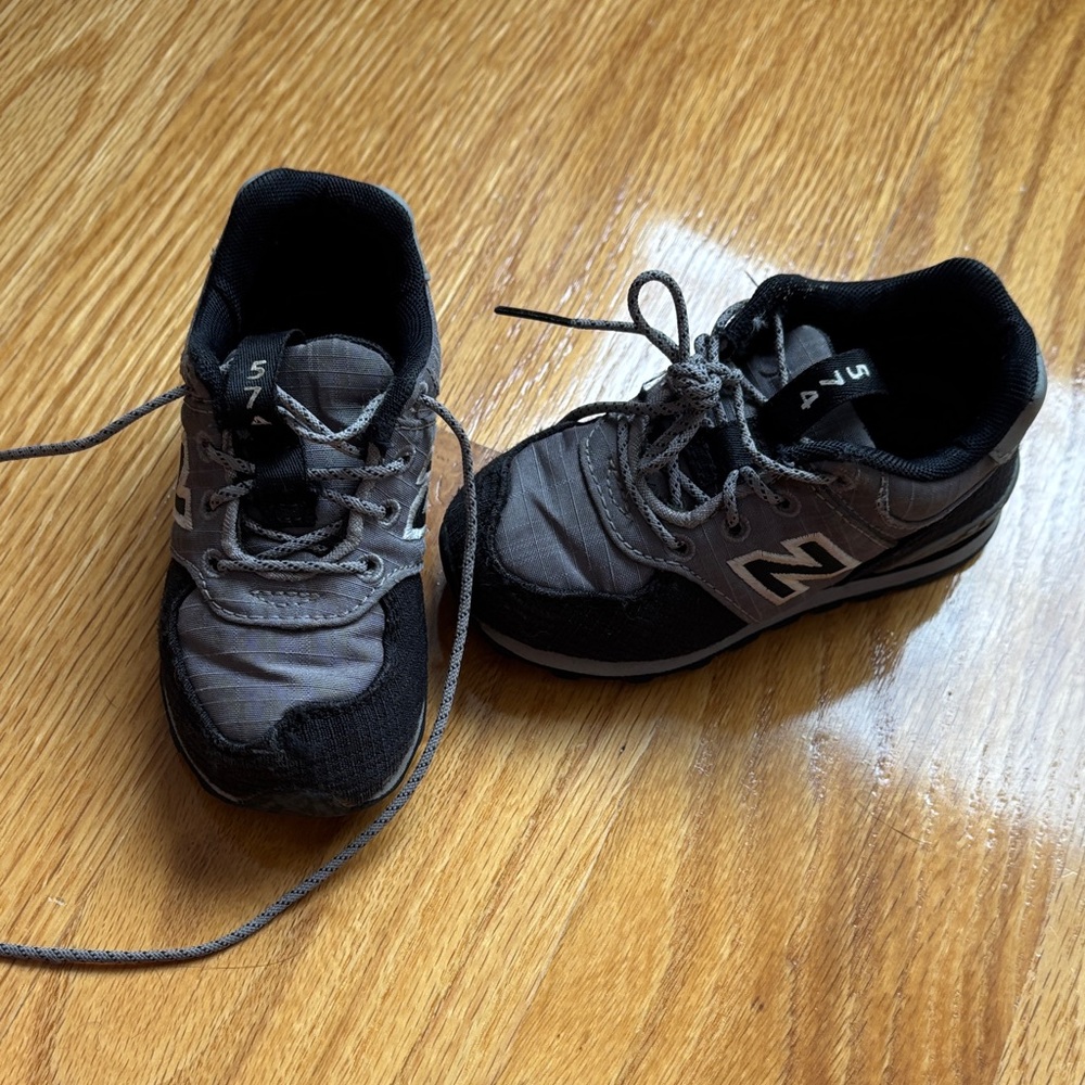 New Balance Toddler Black and Gray Sneakers